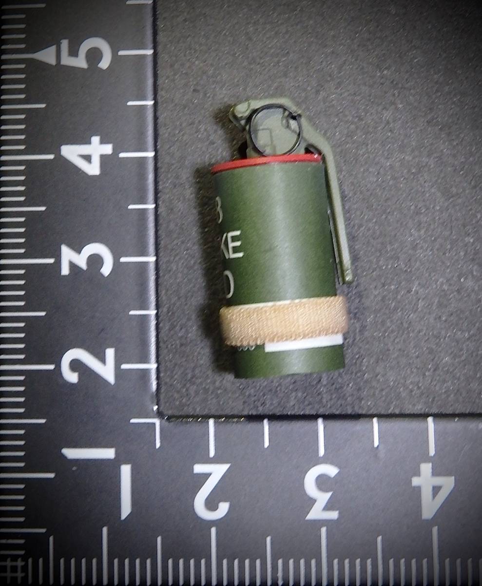 【売り切り/値上げ予定】DAMTOYS製 模型 1/6 スケール 男性 女性 フィギュア用 装備 部品 装備 スモークグレネード (未使用拍卖