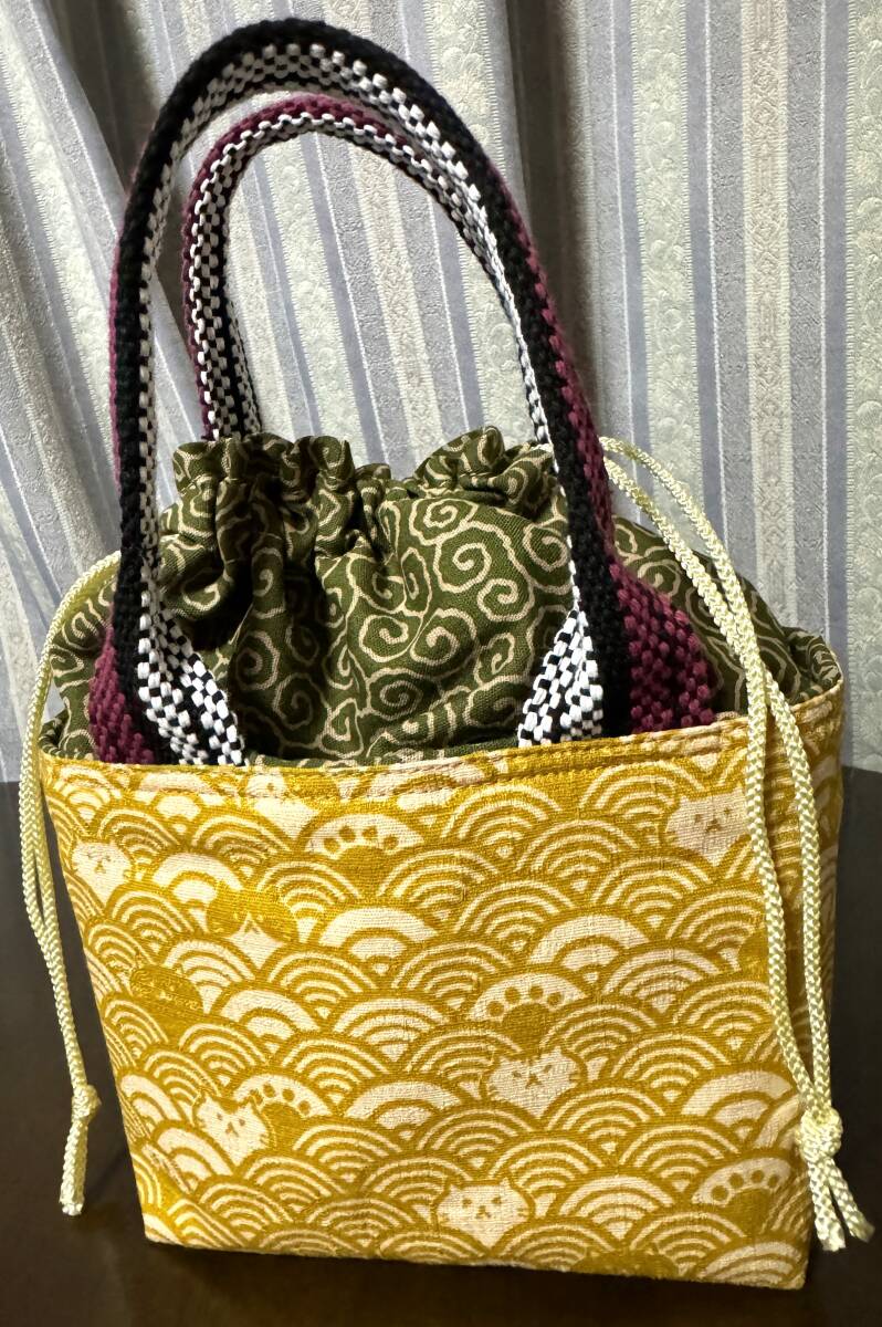 ②ハンドメイド おにぎりポーチ 巾着付 超ミニバッグ 綿100% 小紋 / ドビー×シーチング 青海波 猫 唐草 前掛け紐 犬の散歩 和柄 WAGARA拍卖