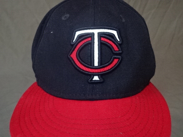 激レア USA購入【NEWERA】製 【59FIFTY】 MLBメジャーリーグ ミネソタ ツインズ 【Minnesota Twins】 ロゴ 刺繍入り キャップ 中古品拍卖