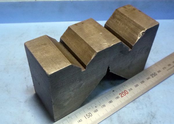 FB708 V W溝ブロック ヤゲン台 126.4×45×73 中古拍卖
