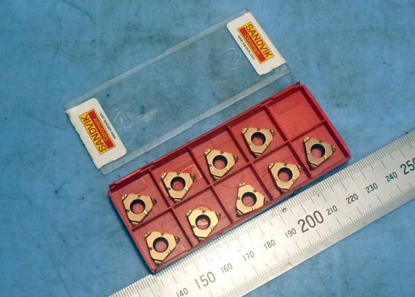 FB752 チップ SANDVIK 266RL-16MM01A100M1125 60 ISO-1.0 EXTR 置古し未使用品!拍卖