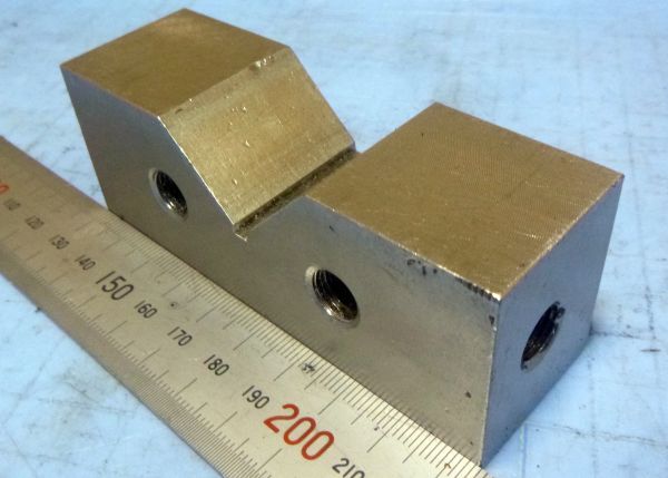 FB782 V溝ブロック ヤゲン台 95×30×H35 中古拍卖