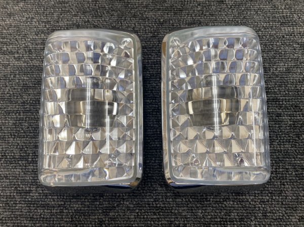 ★ 新品:三菱ふそう 17/NEW/07スーパーグレート用 ドア サイドマーカー ウインカーランプ 左右セット デコトラ ホワイト 【M.117】拍卖