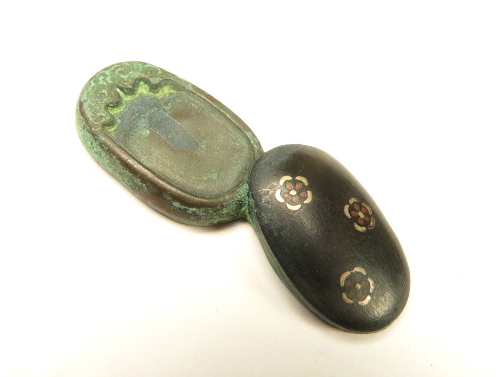 【8655】江戸~明治 堤物・刀装具 赤銅 硯 彫金 金具(初品・買取品)拍卖