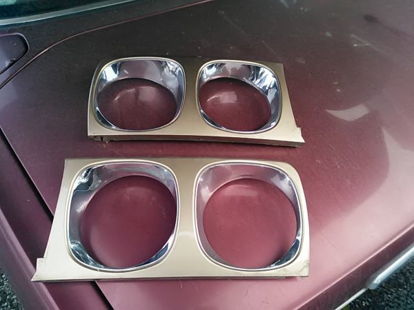 ■ジャガー XJ6 XJ40 ヘッドライトカバー 左右 中古 BEC9040 BEC9041 JLD 部品取あり ライトベゼル 枠 メッキ パネル フレーム ■拍卖