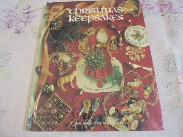 洋書Christmas Keepsakes クロスステッチ クリスマスデザイン集 サンタ エンジェル ツリー ヴィクトリアン クラシカル拍卖