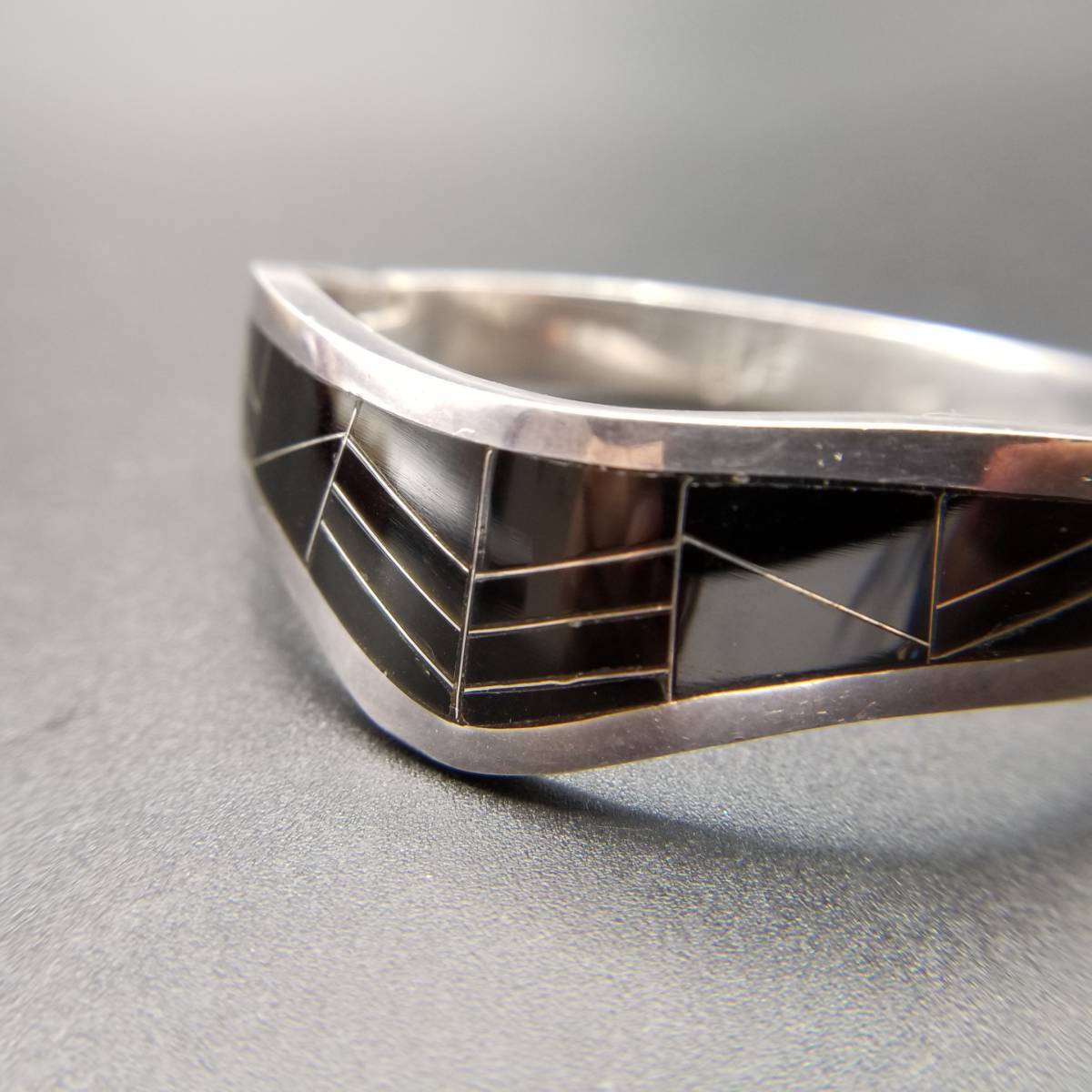 メキシコ 925 シルバー オニキス インレイ アールデコ ヴィンテージ ブレスレット 銀細工 バングル 55g 個性派 オシャレ レディース R8-D拍卖