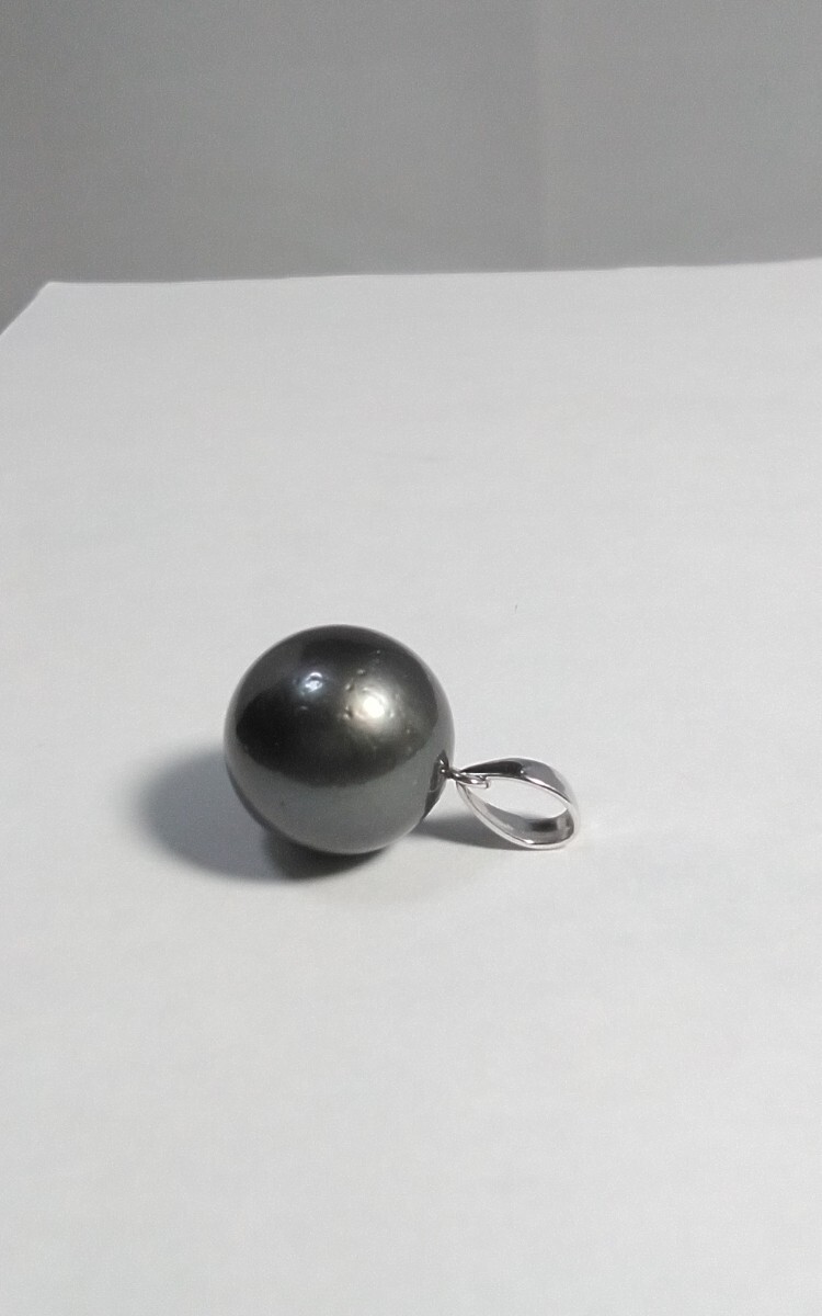 K10(WG)黒蝶真珠ペンダント!13.8mm珠。拍卖