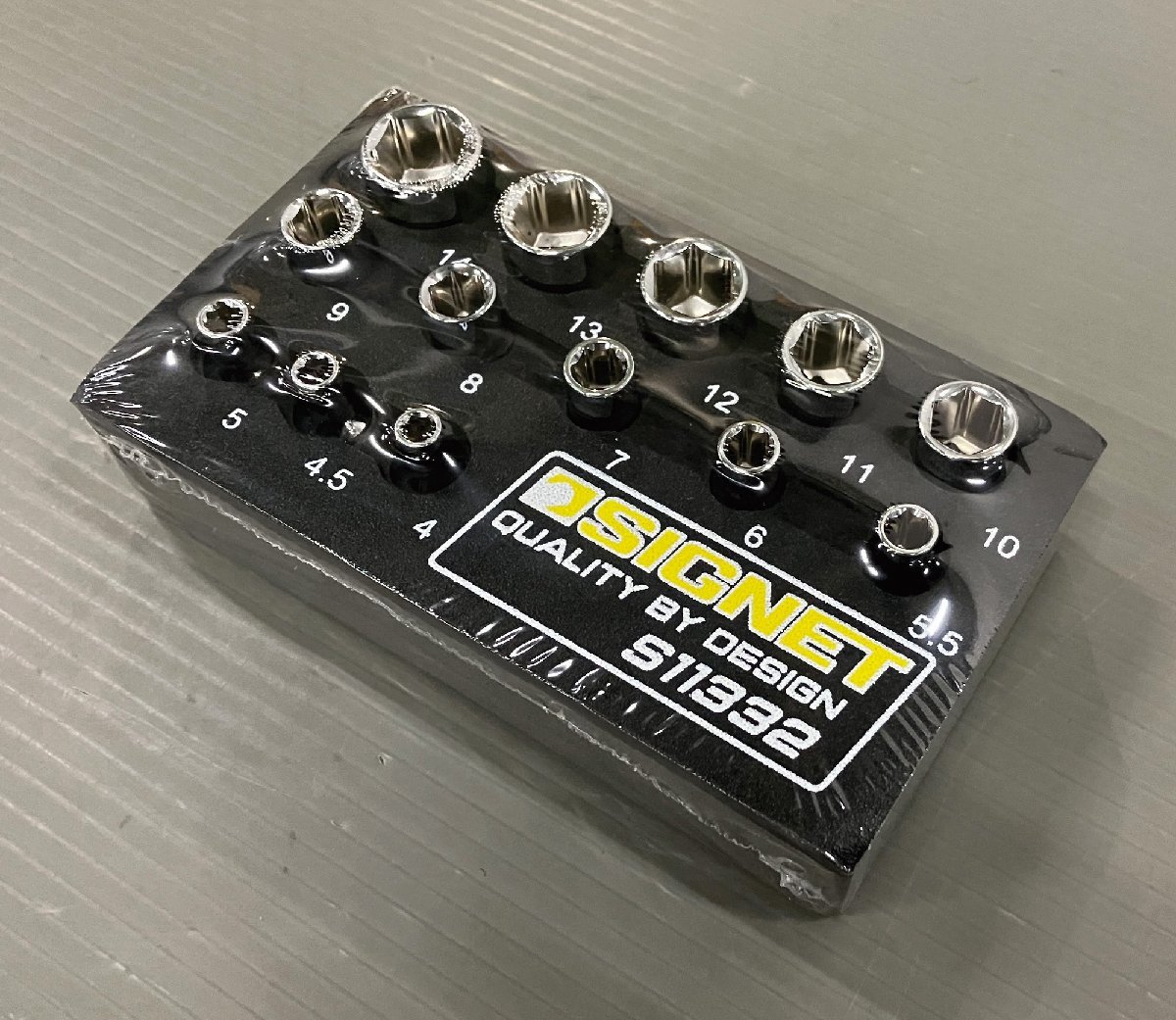 SIGNET (シグネット) 11332 1/4DR 13PC ソケット セット DESIGNトレー 品番:11332 差込角(DR):1/4 ミラー仕上げのメッキが美しい  拍卖