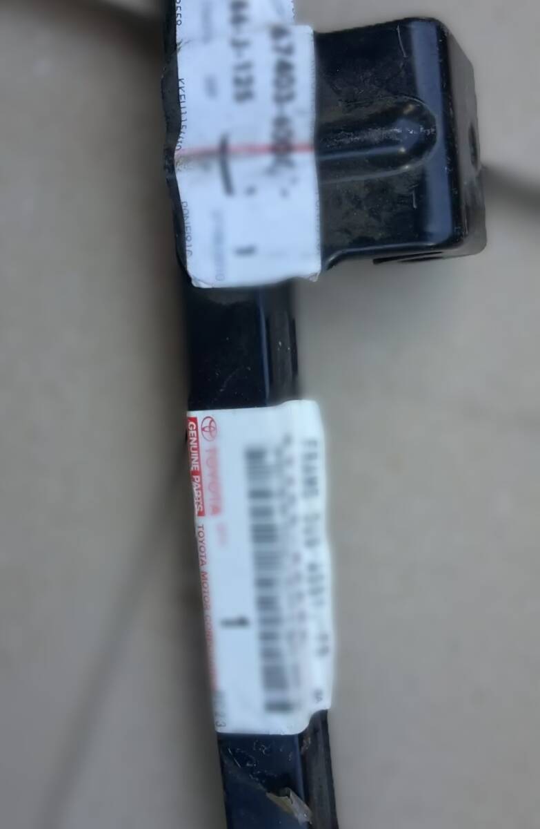 ☆ドア フレーム新品2点セット☆ランクル 100 LX470 Genuine Toyota Land Cruiser Frame Guide Channel FRAME SUB-ASSY FRONT DOOR拍卖