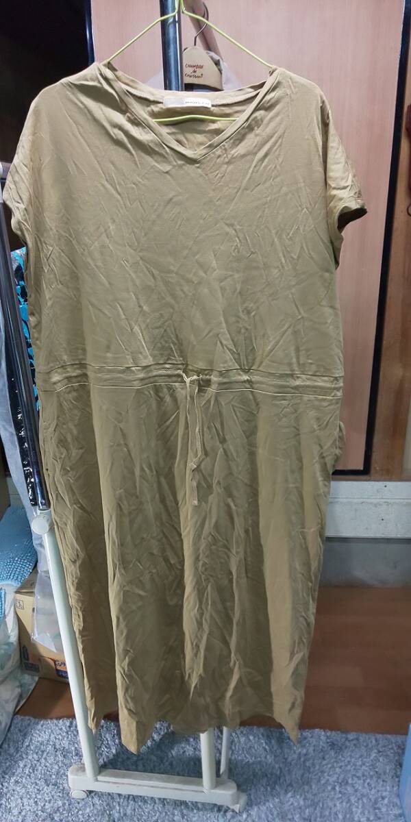 【服飾】 レディース ワンピース ベージュ 丈120㎝程 フリーサイズ MELROSE CLAIRE拍卖