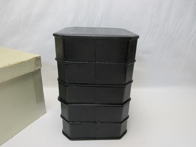 J07363 【 美品 茶道具 木製黒柿合漆 五段 縁高重 弁当箱 紙箱 】 検) 懐石道具 茶懐石 菓子器 天然木 重箱 菓子重 茶器 お正月 ⅱ拍卖