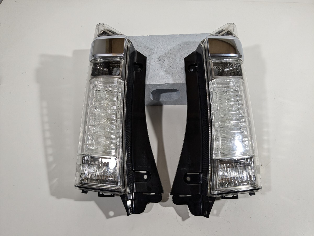 ホンダ 純正 JF1/JF2 N-BOX Nボックス カスタム 前期 LED テールライト 左右セット ICHIKOH D106 棚番T-379/T-380拍卖