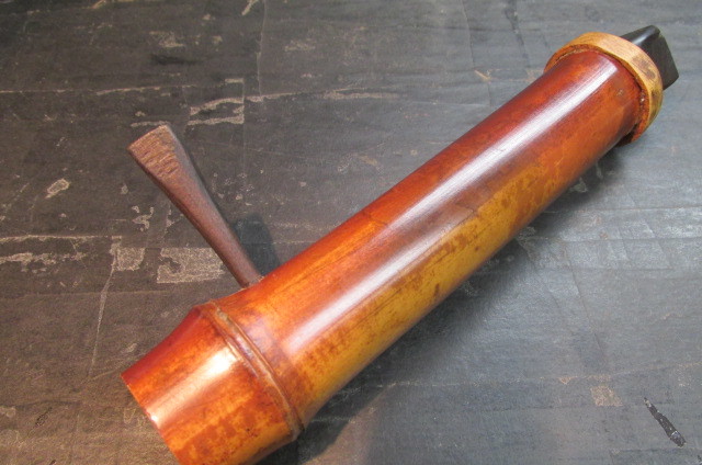 煤竹拭き漆七味入れ(栓:シャム柿、元栓:黒檀)拍卖