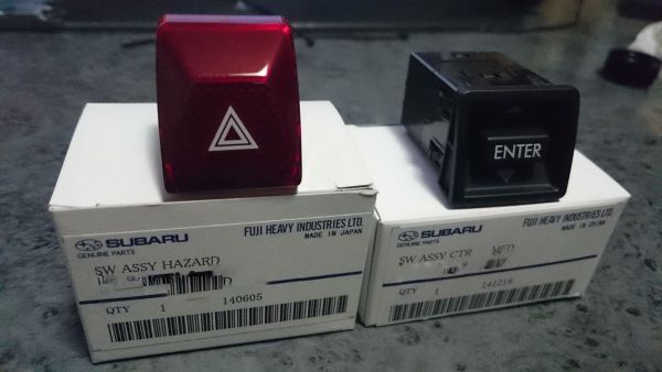 残りわずか!【未使用 スバル 純正】SUBARU レヴォーグ A型 ハザードスイッチ MFDスイッチ セット拍卖