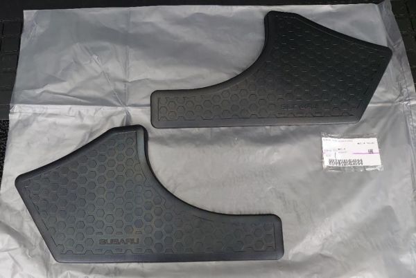 残りわずか!【未使用 スバル 純正オプション】SUBARU レヴォーグ A型 後席用ステップガード JDM拍卖