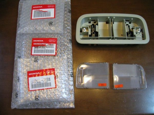 残りわずか!【未使用 ホンダ 純正】フリード GB3/4 マップランプ アイボリー レンズ左右 セット拍卖