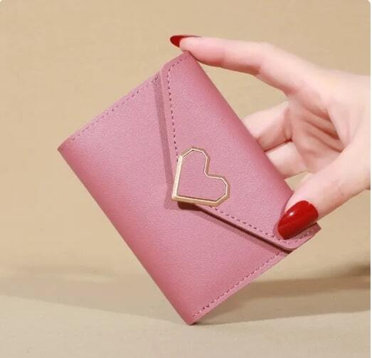 レディース 三つ折り財布 ダークピンク 折りたたみ式ウォレット ハートモチーフ コンパクト財布 新品未使用品 送料無料 01拍卖