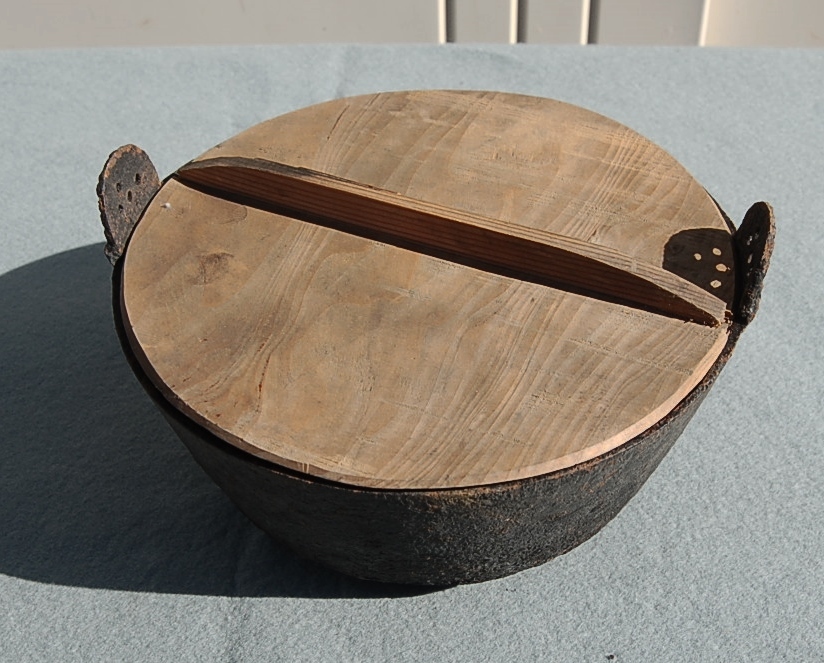 昭和初期 使い込まれた 鉄 鍋 小さいサイズ 横20㎝ 三つ足 難あり:参考品拍卖