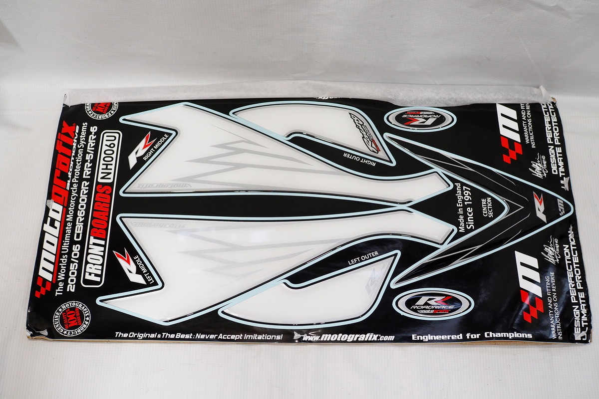 新品! CBR600RR ('05-06) MOTOGRAFIX製 フロントカウルデカール ステッカー ボディパッド ホワイト/ブラック PC37後期拍卖