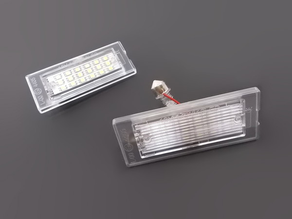 BMW 18連LED(SMD) ナンバー灯/ライセンスプレートライト/バックランプ 左右セット E53 E83 X3 X5 SAV 2.0i 3.0i 4.4i等 51137062293 新品拍卖