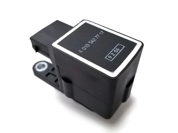 ベンツ W163 W169 W202 W203 W208 W209 W210 W211 W215 W216 W219 W220 W221 R170 R171 他 汎用 エアサス ハイトセンサー 0105427717 新品拍卖