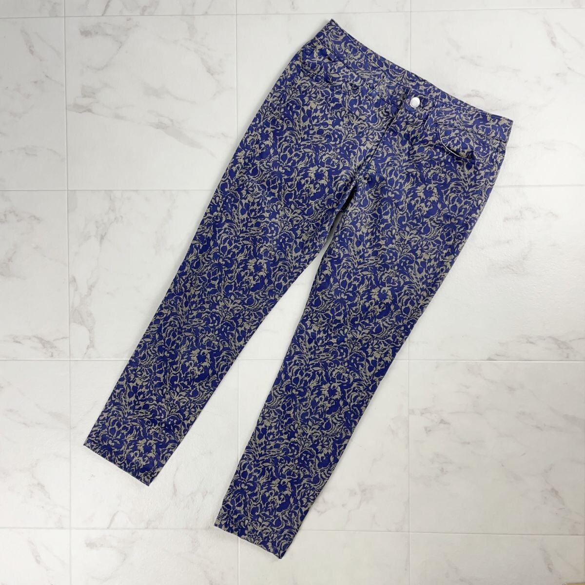 LOGEMENT DE CLAIRE ロジュモンドクレール スキニーパンツ ボトムス スリムシルエット 総柄 レディース 紺 ネイビー サイズ2*SC664拍卖