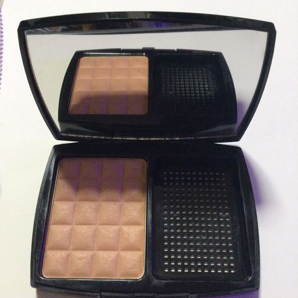 色25 シャネル イレール ソレイユ 15g ケース付き #サヴァンナ ケース内部キズ有り 未使用品拍卖