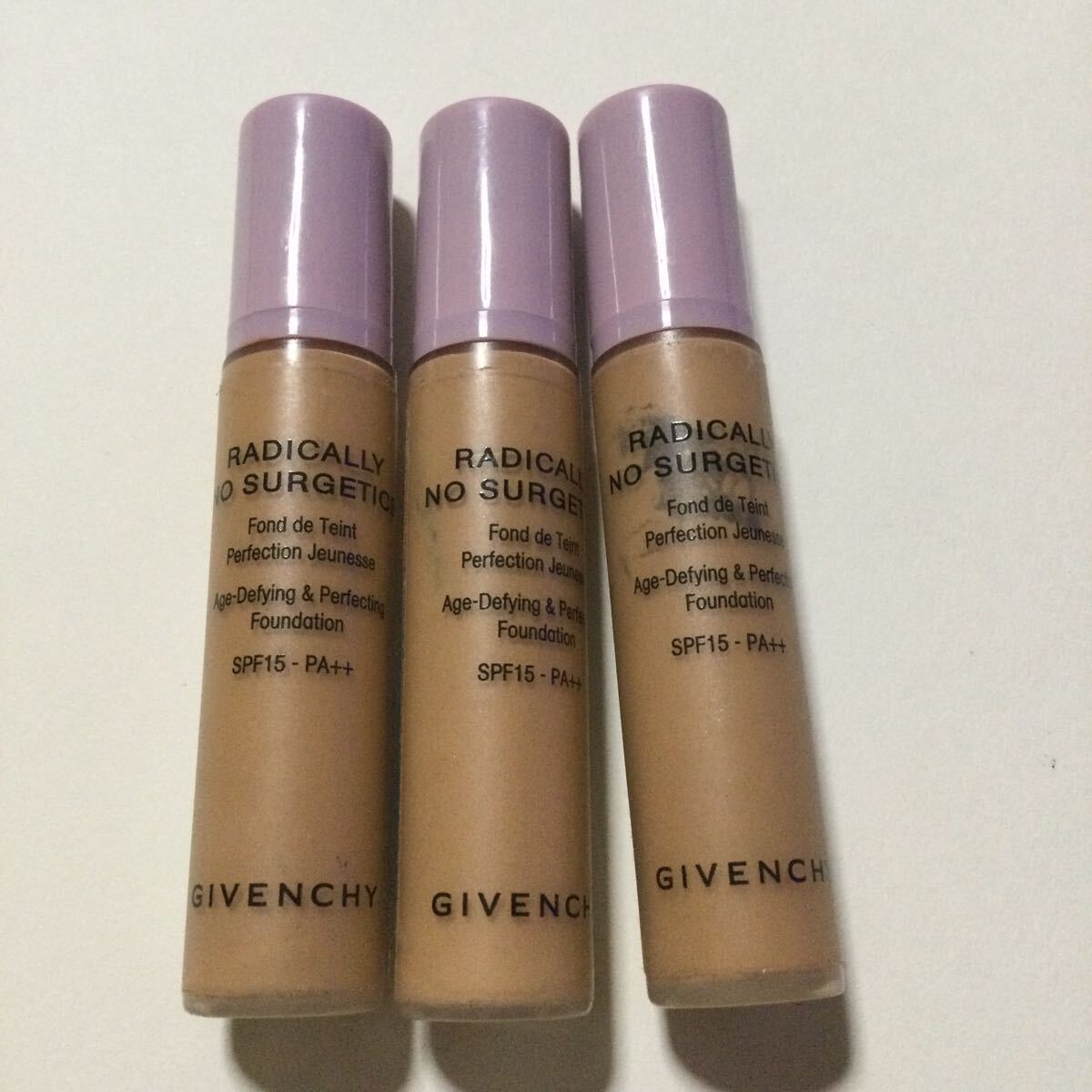 #5 ジバンシイ ラディカリー ノーサージェティクス ファンデーション 10mlサイズ 3本 (残量約90%品x2本+残量約85%x1本) GIVENCHY拍卖