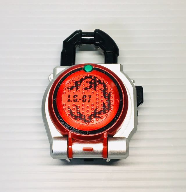 仮面ライダー鎧武/ガイム 変身グッズ ロックシード LS-07 中古美品拍卖