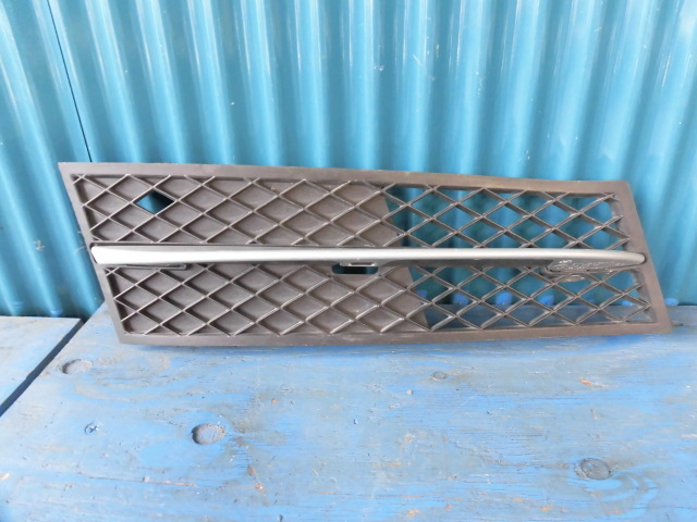 AF707 BMW F10 F11 5シリーズ グリル 右 51117200700拍卖