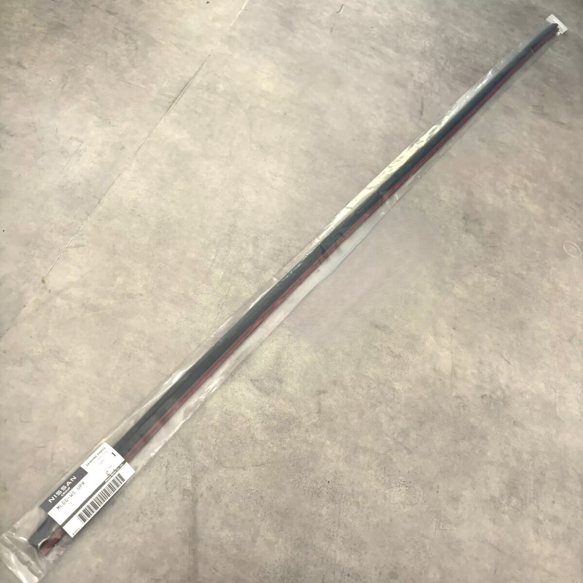 ★新品 日産 R35 GT-R 純正 フロントガラス ウインドシールド アッパーモールディング スカイライン NISSAN windshield upper molding拍卖