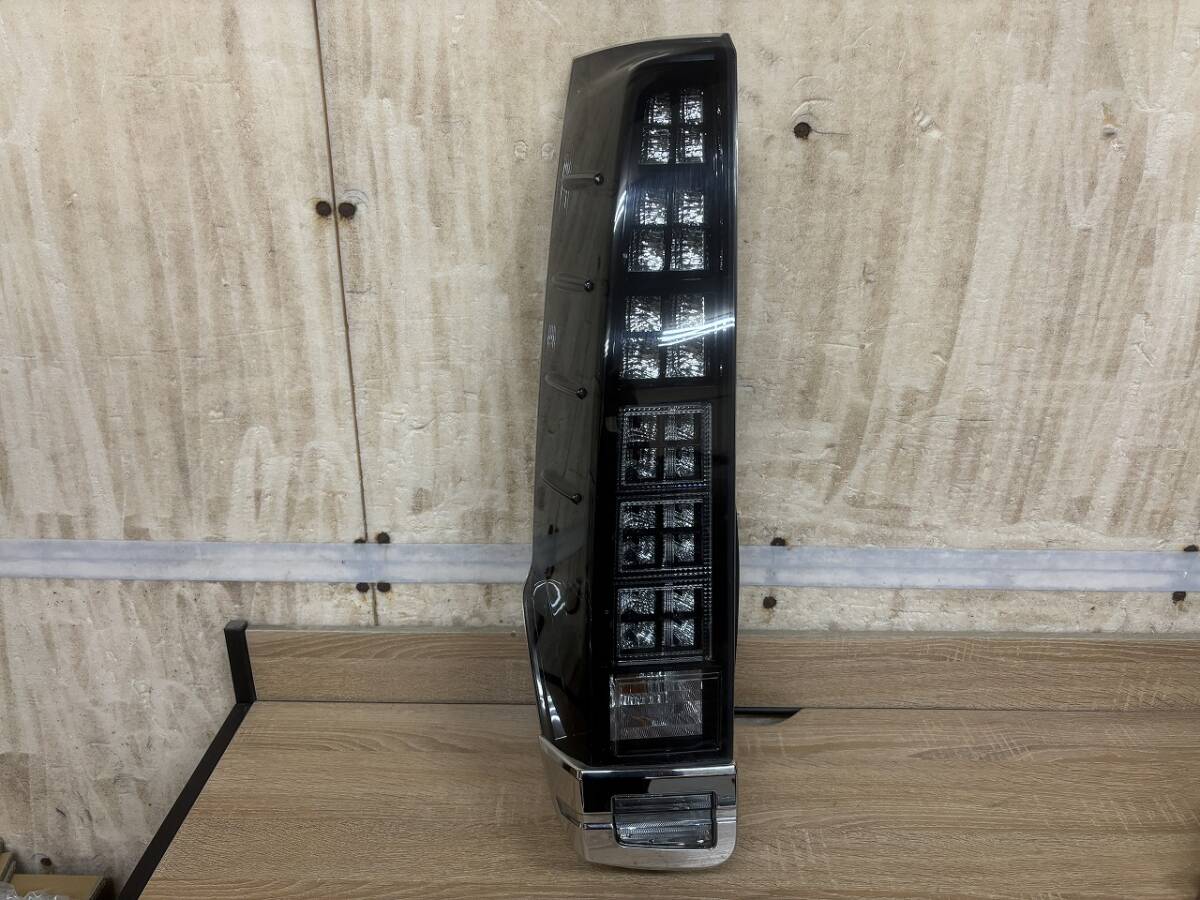 ★☆ヴォクシー ZRR80W/ZRR85W 前期 煌 純正左テールランプ KOITO 28-232☆★拍卖