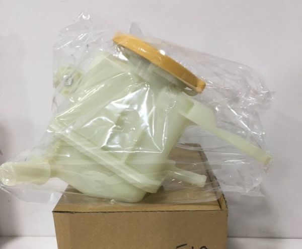 スバル 純正品 レガシィ BL5/BP5/BPE パワステポンプ リザーバータンク ASSY Power steering pump reservoir tank ASSY拍卖