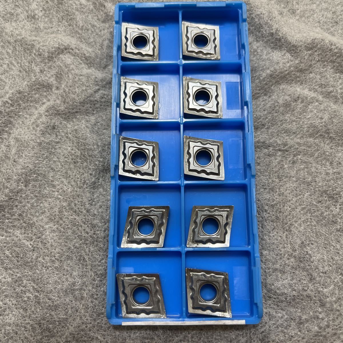 京セラ 旋盤バイト用チップ NC旋盤 端面外径内径加工 超硬 スローアウェイ 切削工具 CNMG120404 AH KW10 中古拍卖