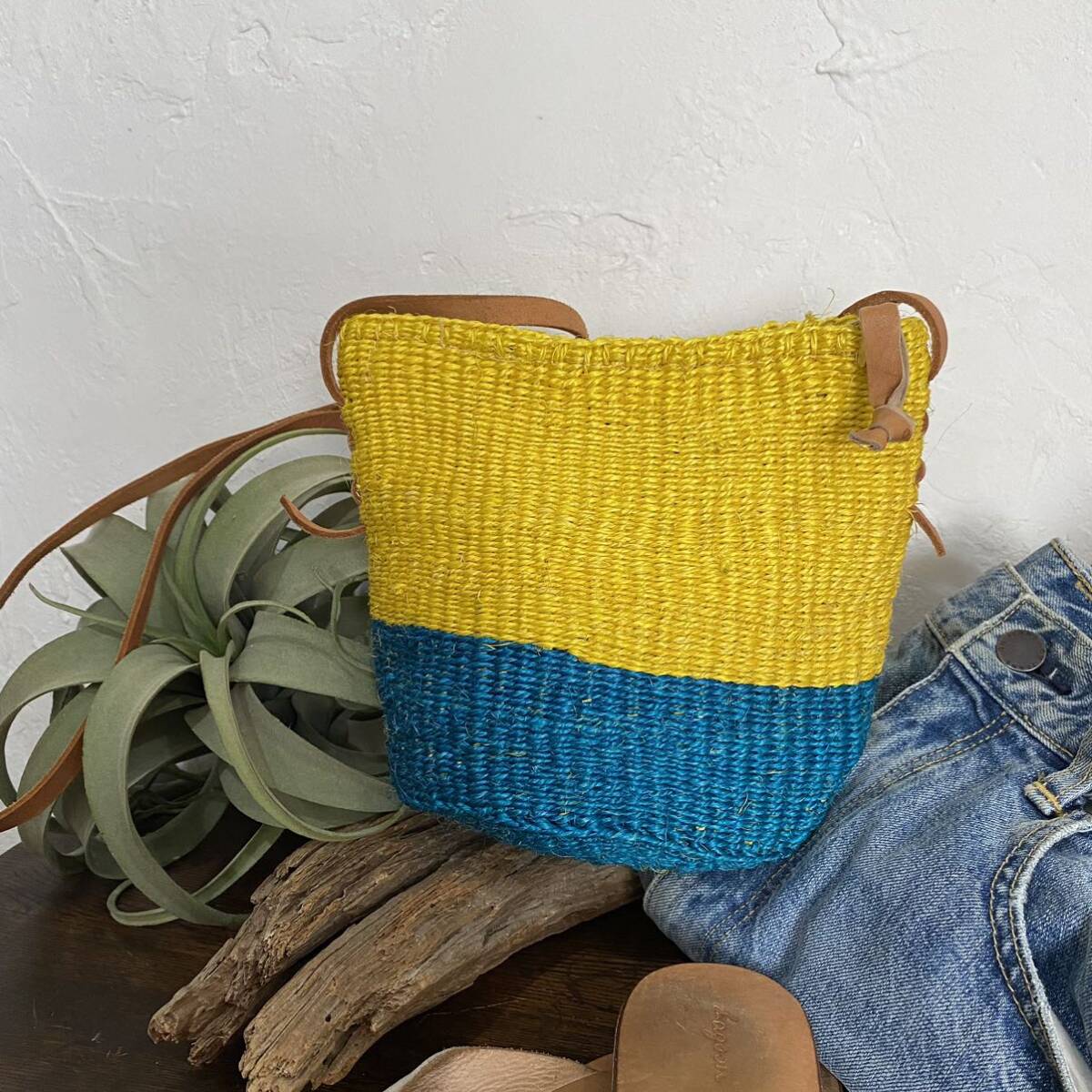 美品!*バイカラーサイザルバッグ* 籠バッグ/ポーチ/ショルダーバッグ/麻バッグ/エスニックバッグ/ポシェット/コンパクトバッグ/BAG/拍卖
