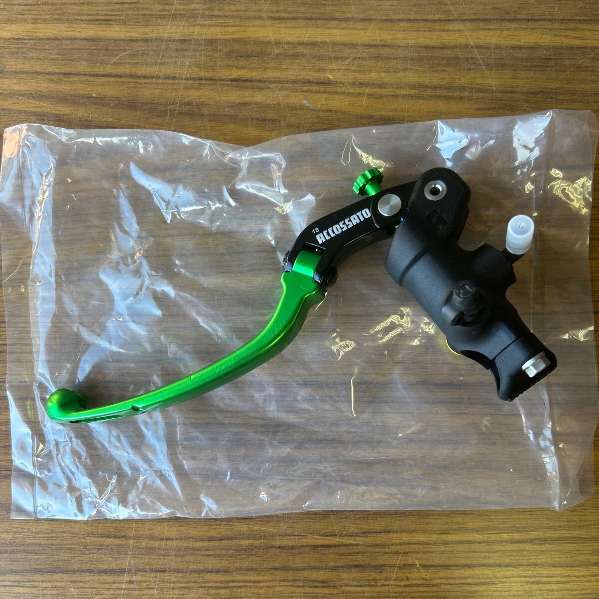 アコサット ACCORSSRTO 可動式レバー付き ラジアルクラッチマスターシリンダー 16×18 CL.C1618B.GR 新品(△911.5) 拍卖