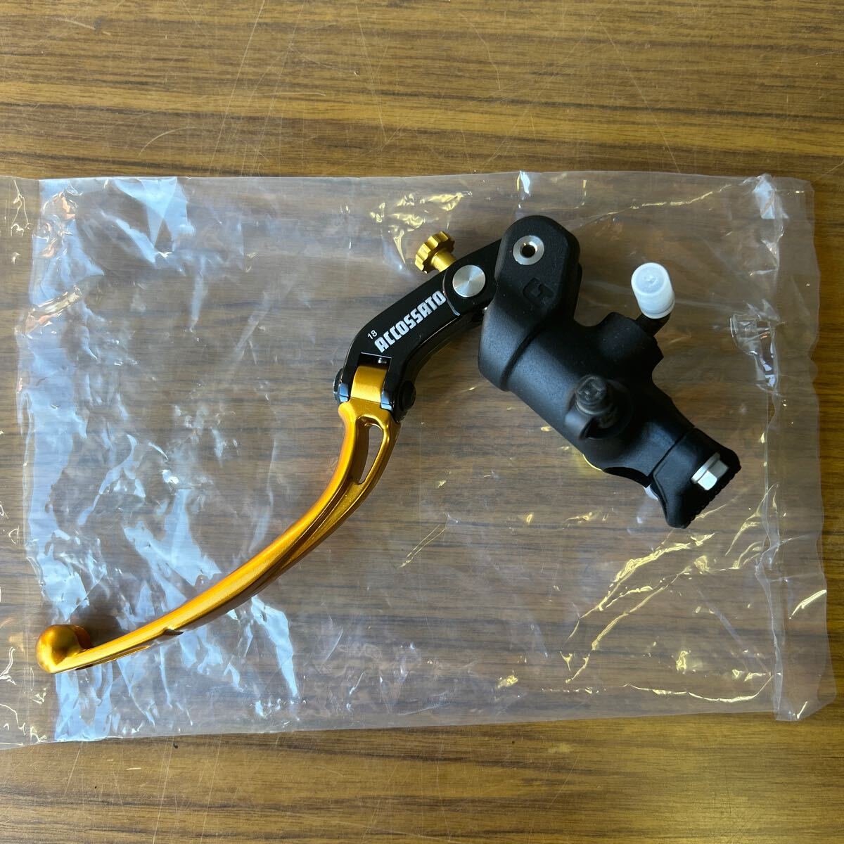 アコサット ACCORSSRTO 可倒式レバー付き ラジアルクラッチマスターシリンダー 16×18 CL.C1618B.GL 新品(△911.3) 拍卖