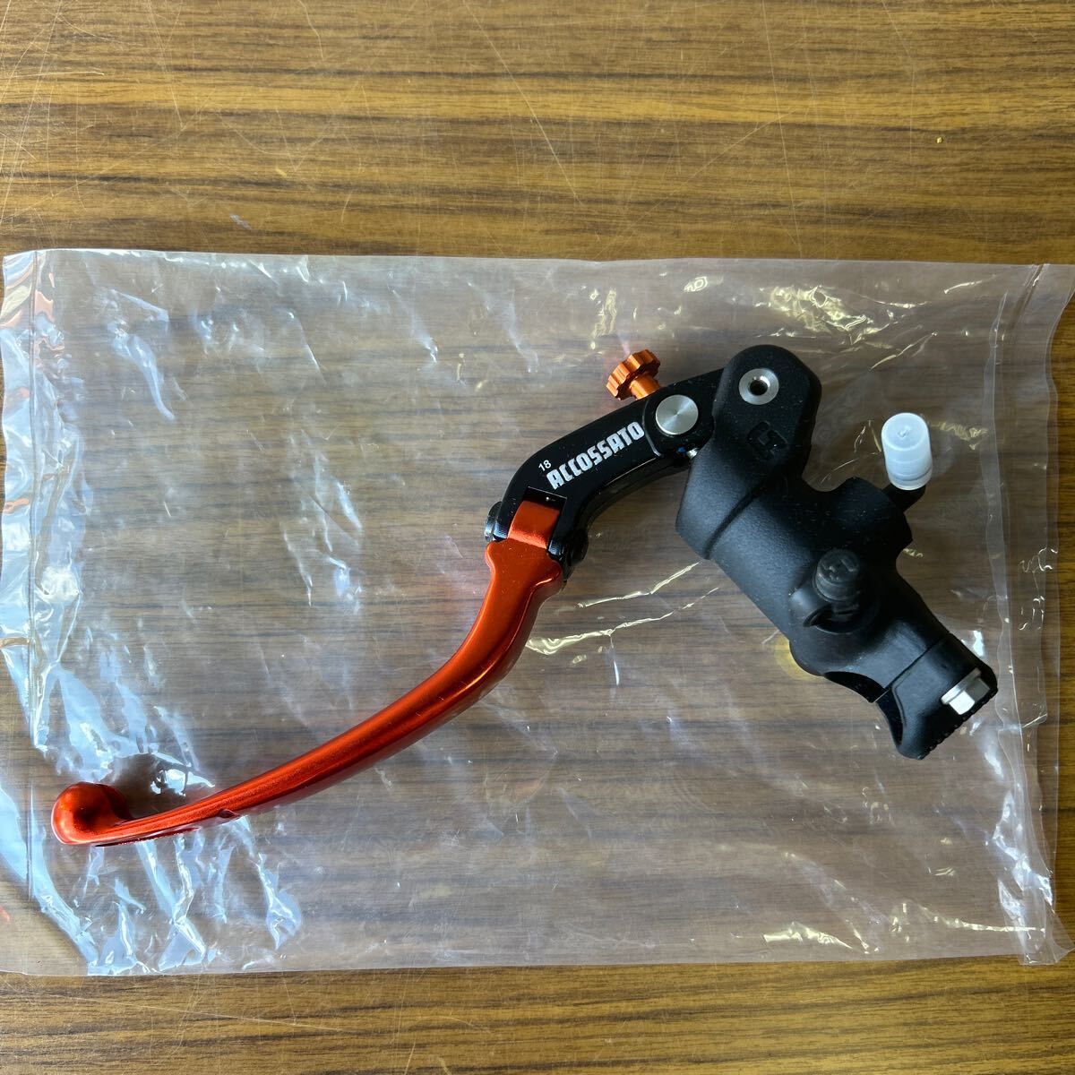 アコサット ACCORSSRTO 可倒式レバー付き ラジアルクラッチマスターシリンダー 16×18 CL.C1618B.O 新品(△912.9) 拍卖