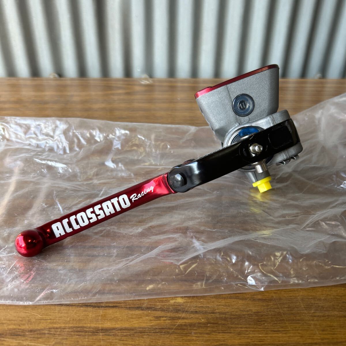 アコサット ACCORSSRTO 可倒式レバー リザーブタンク一体型 ラジアルブレーキマスターシリンダー16×18 PK021R.L18 新品(△912.6) 拍卖