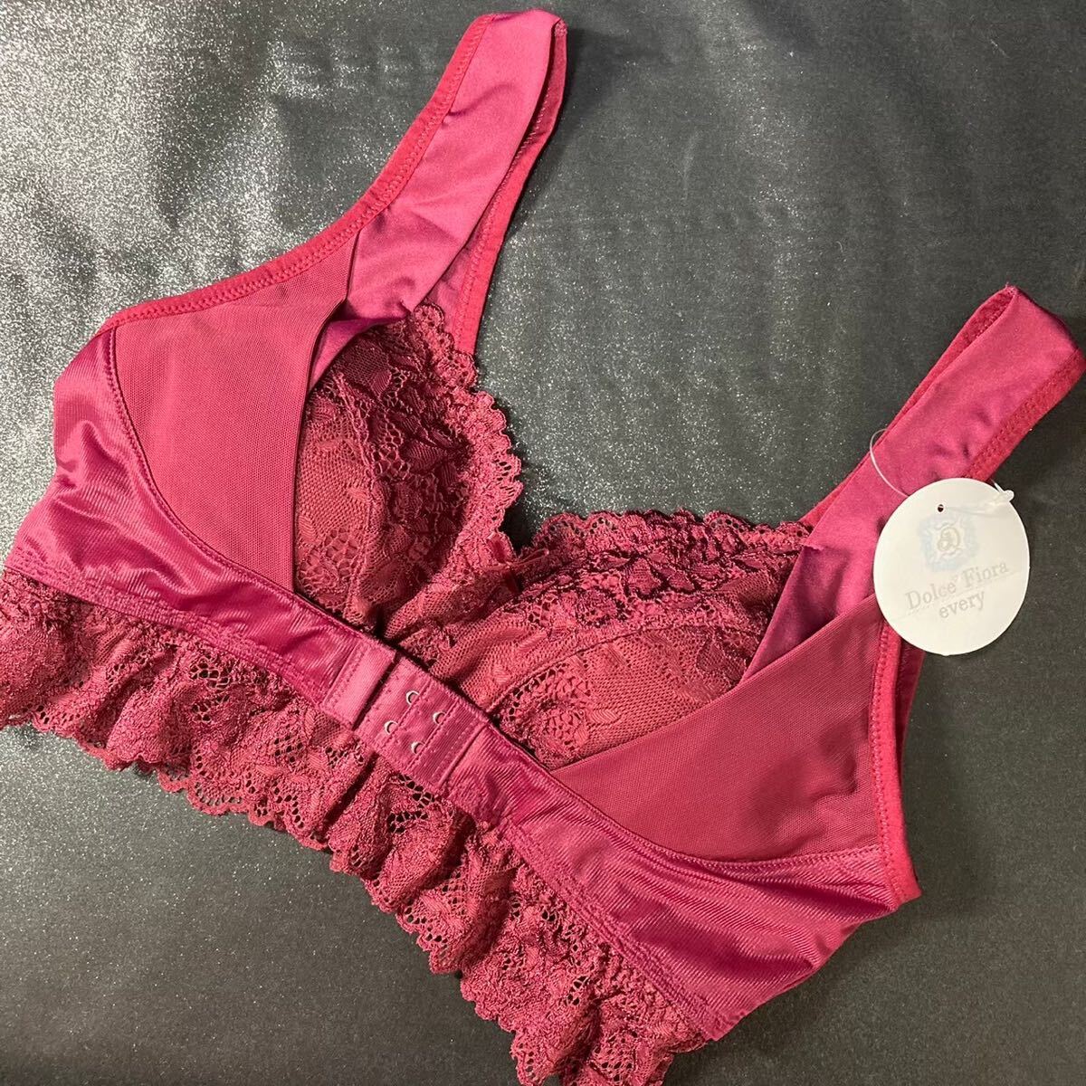 ナイトブラ ブラ Dolce Fiora 美胸 フロントホック 補正 赤 レッド ボルドー レース ひらひら 可愛い セクシー ランジェリー 拍卖