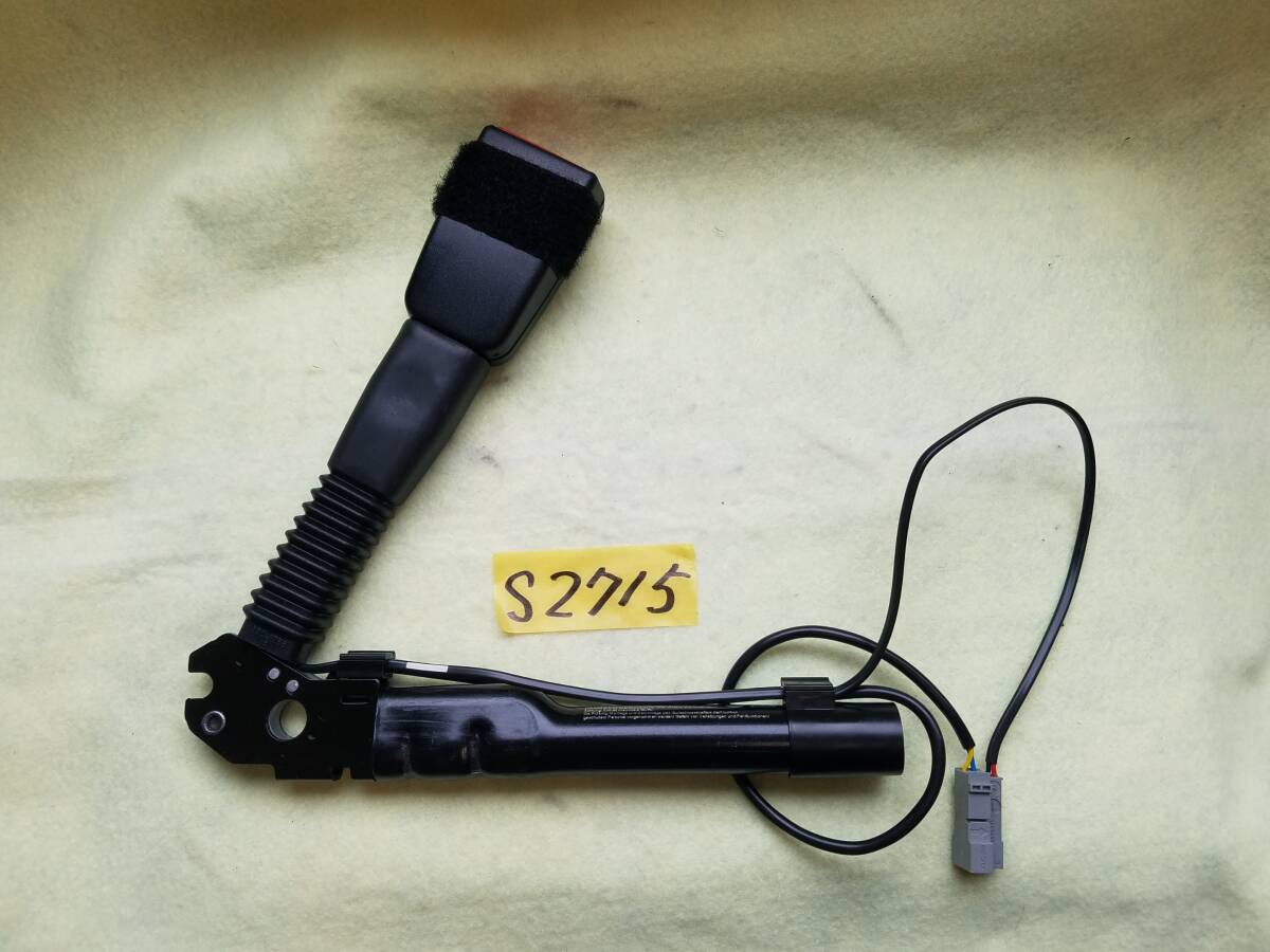 【未使用】BMW 3シリーズ E91 純正 フロント 左 シートベルトキャッチ テンショナー 72117213563 S2715拍卖