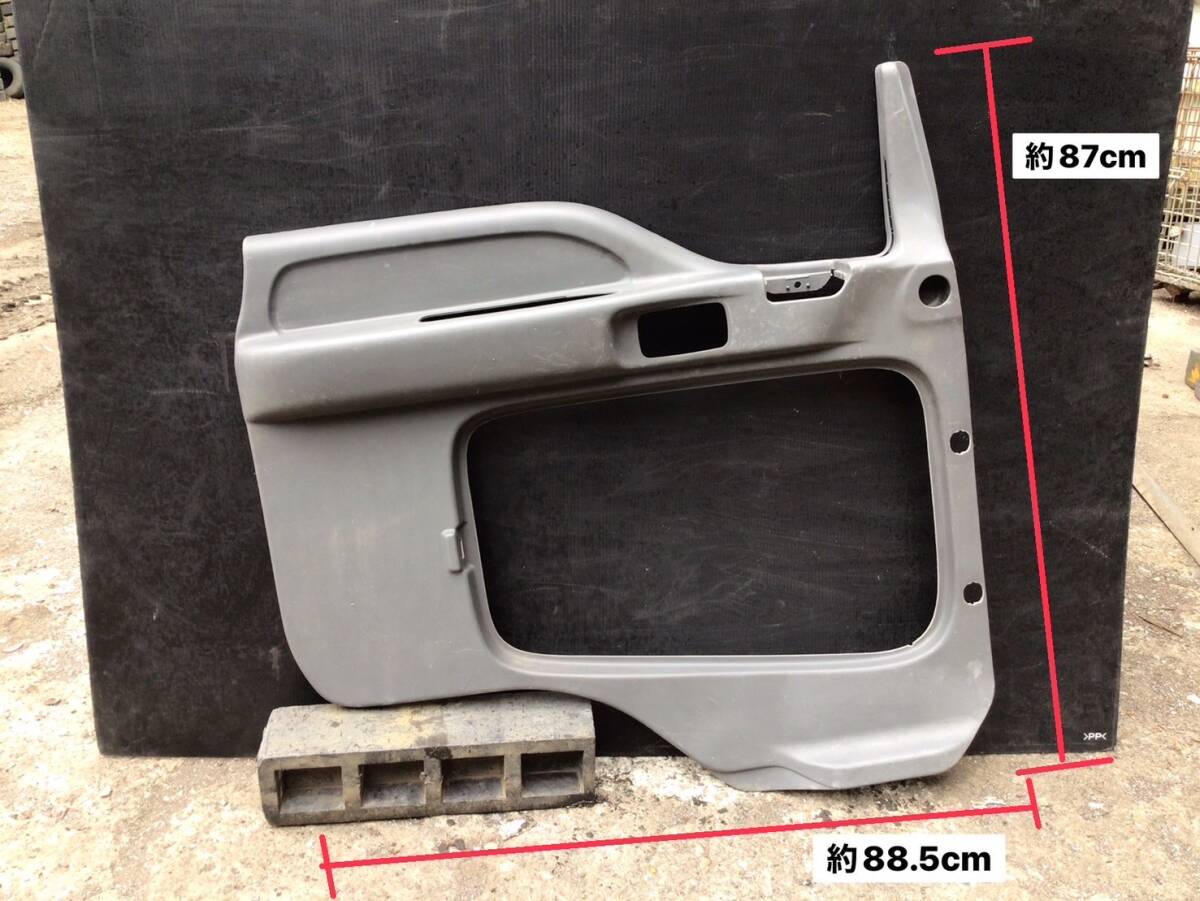 いすゞ ギガ フォワード ドア 内張り 助手席側 欠損箇所あり B 24917 ④ 即日発送可 ヤフオク 92×92×20拍卖