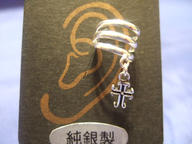 横浜最新 シルバー925SILVER♪魅惑の銀イヤーカフ 3連 角型クロス付 8ミリ メンズレディース 送料220円ξgpiξξイヤリング6拍卖