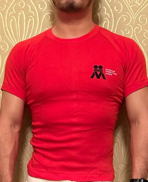 新品未使用 Sunwards サンワーズ メンズ 半袖 Tシャツ Lサイズ トップス レッド 赤 レスリング 公式 ユニフォーム 限定品 選手メンズ拍卖