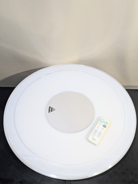 犬 ◆LEDライト◆【東芝/TOSHIBA】LEDH60W 薄型 動作品 直径:約60cm 6畳用 リモコン有 照明 リビング ダイニング 中古 現状品拍卖