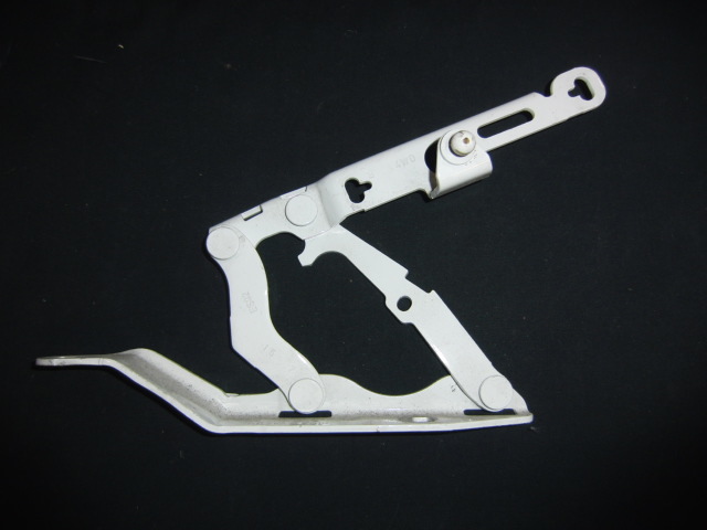 ■ポルシェ 911 エンジン フード ヒンジ 右 中古 PORSCHE 997 Right Rear Engine Lid Hinge 99751215201■拍卖