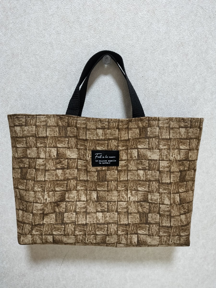 トートバッグ ランチバッグ サブバッグ 絵本バッグ いちご柄 お散歩バッグ ハンドメイド拍卖