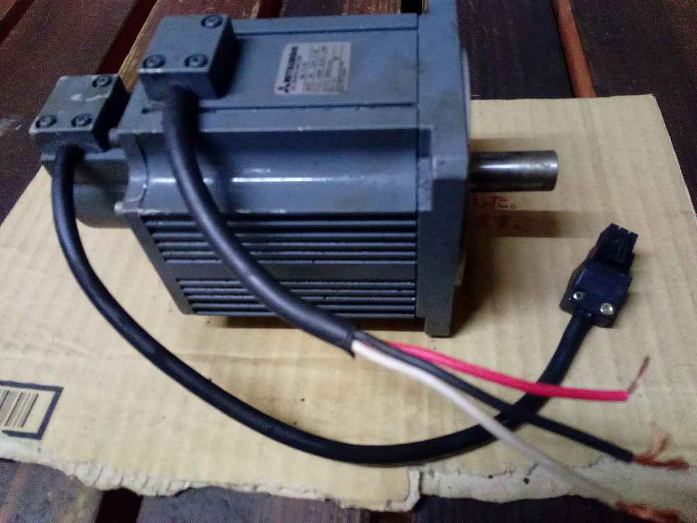 三菱電機 サーボモータ HA-FF43 ジャンク品 モーター拍卖