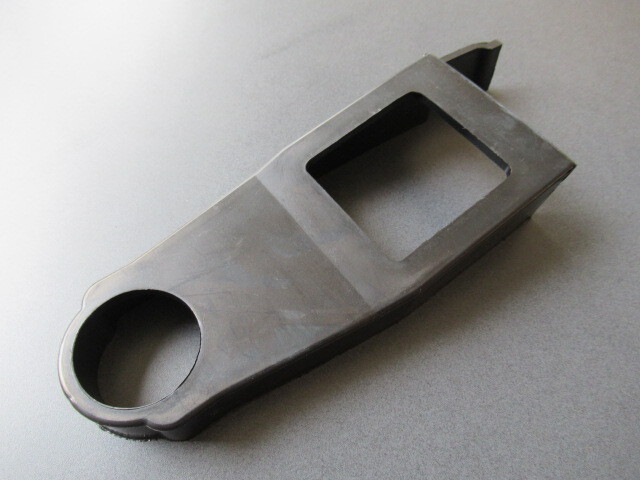 KA-446 カワサキ純正 ゼファー400/ゼファーχ スイングアーム チェーンガイド拍卖